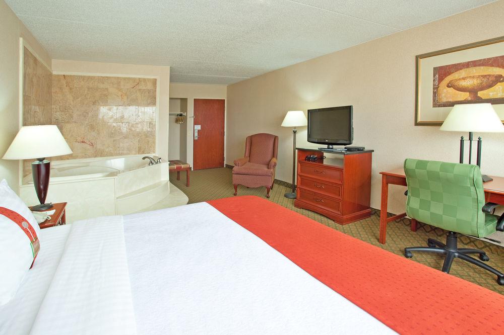 Delta Hotels By Marriott Muskegon Convention Center Экстерьер фото