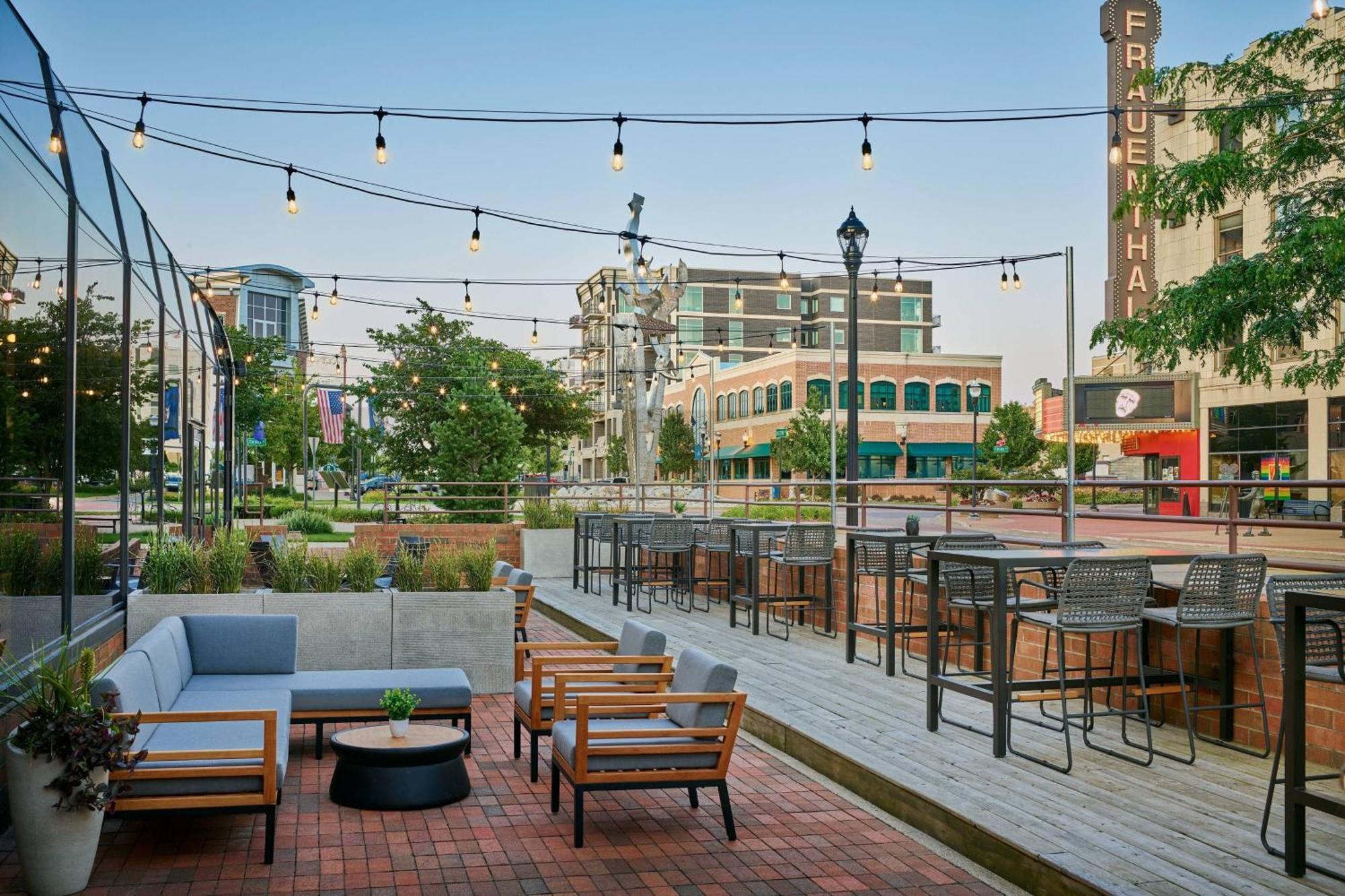 Delta Hotels By Marriott Muskegon Convention Center Экстерьер фото