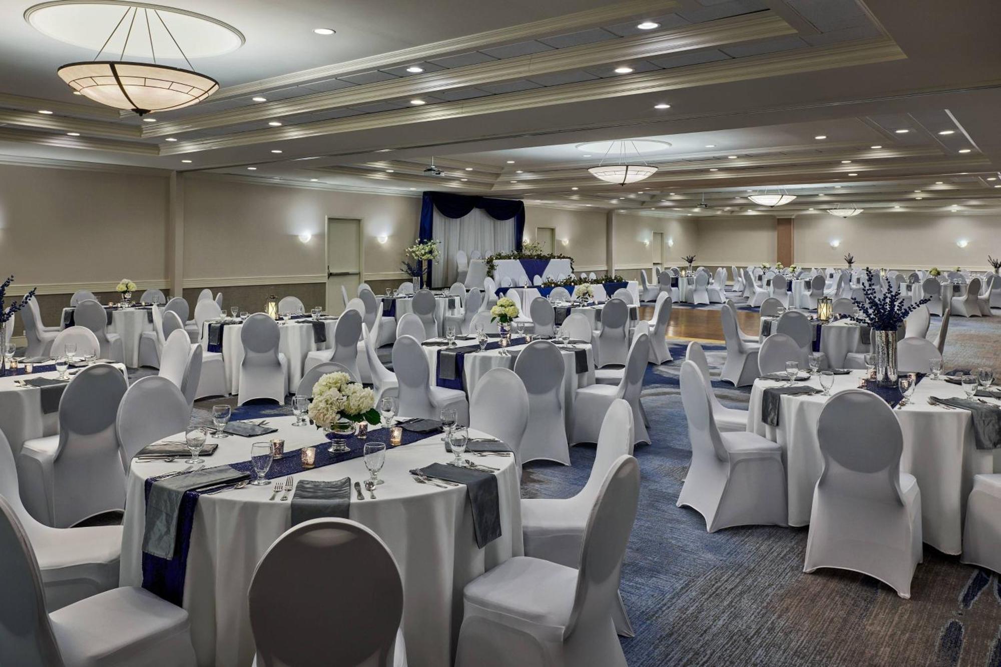 Delta Hotels By Marriott Muskegon Convention Center Экстерьер фото