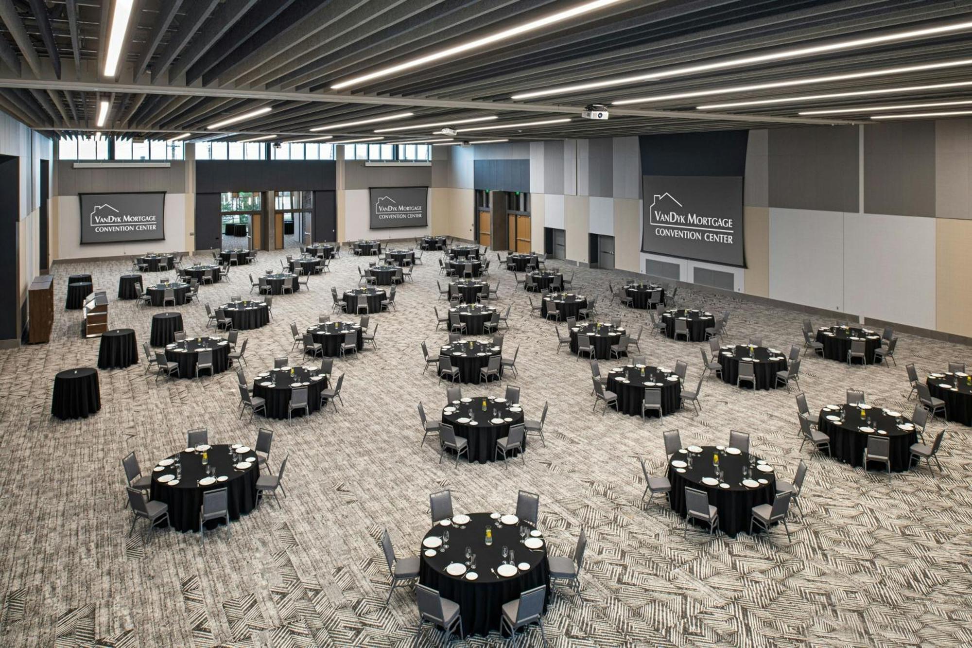 Delta Hotels By Marriott Muskegon Convention Center Экстерьер фото