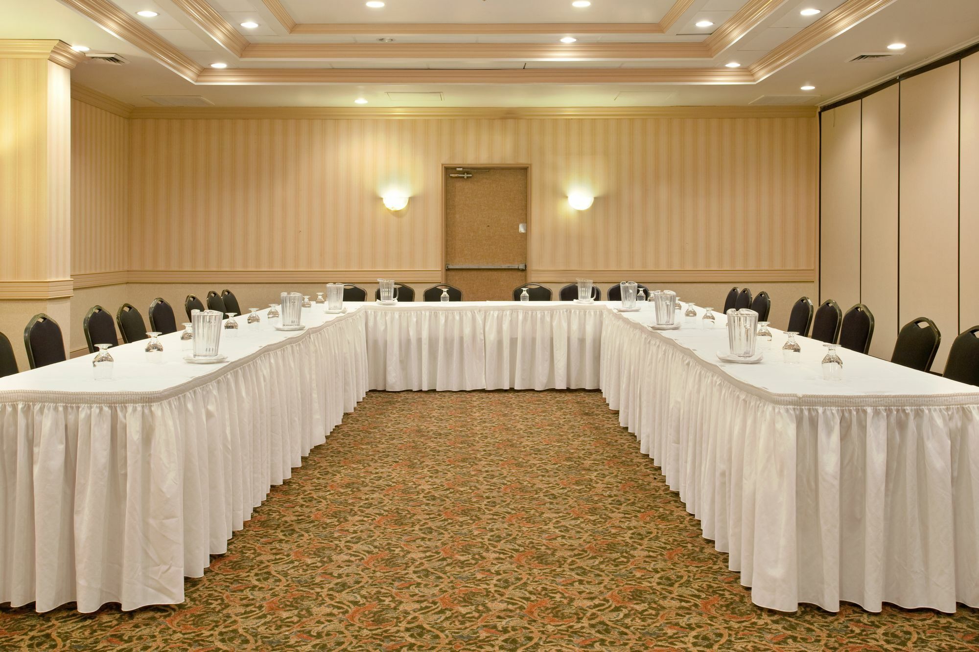 Delta Hotels By Marriott Muskegon Convention Center Экстерьер фото