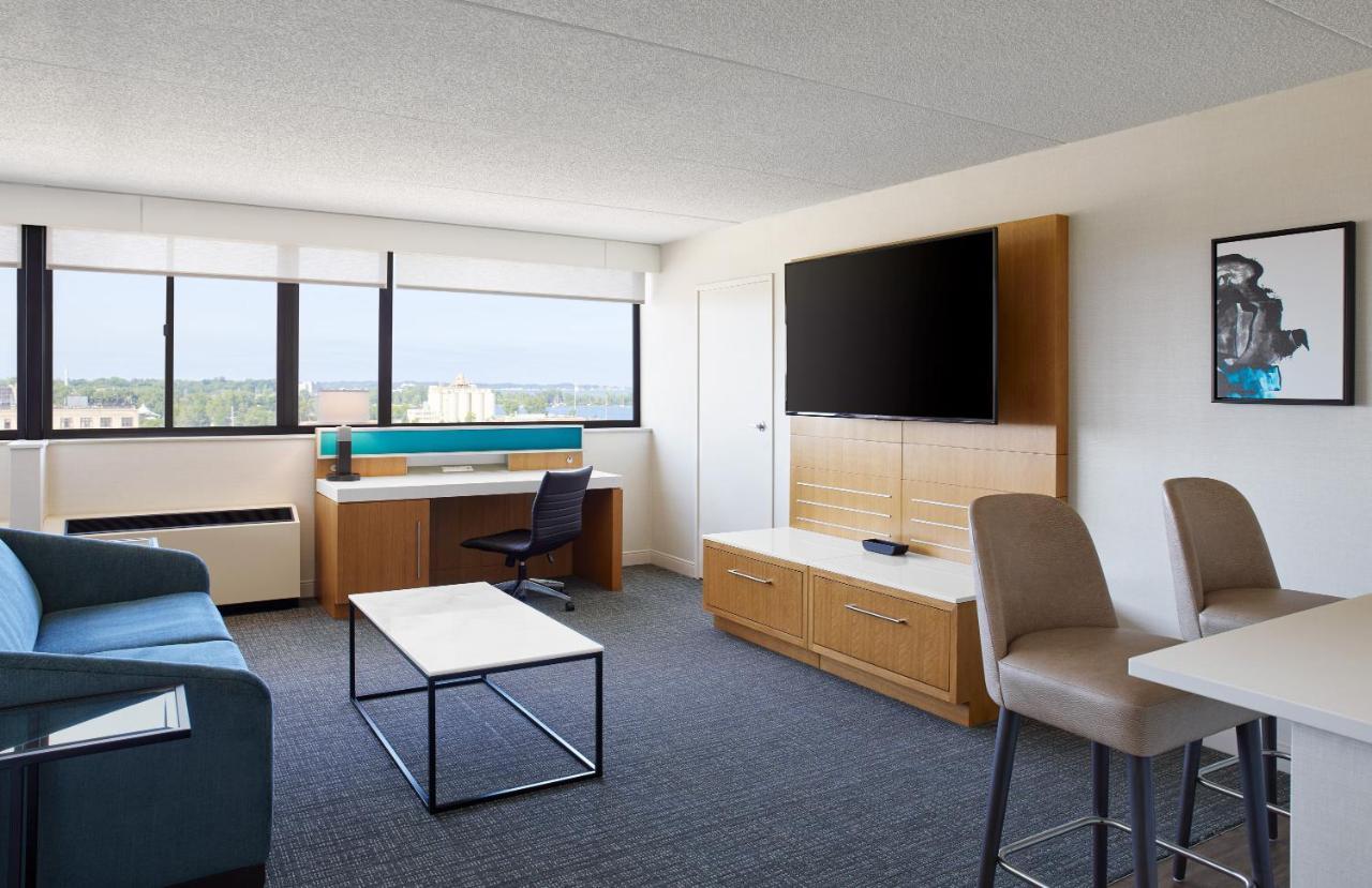 Delta Hotels By Marriott Muskegon Convention Center Экстерьер фото